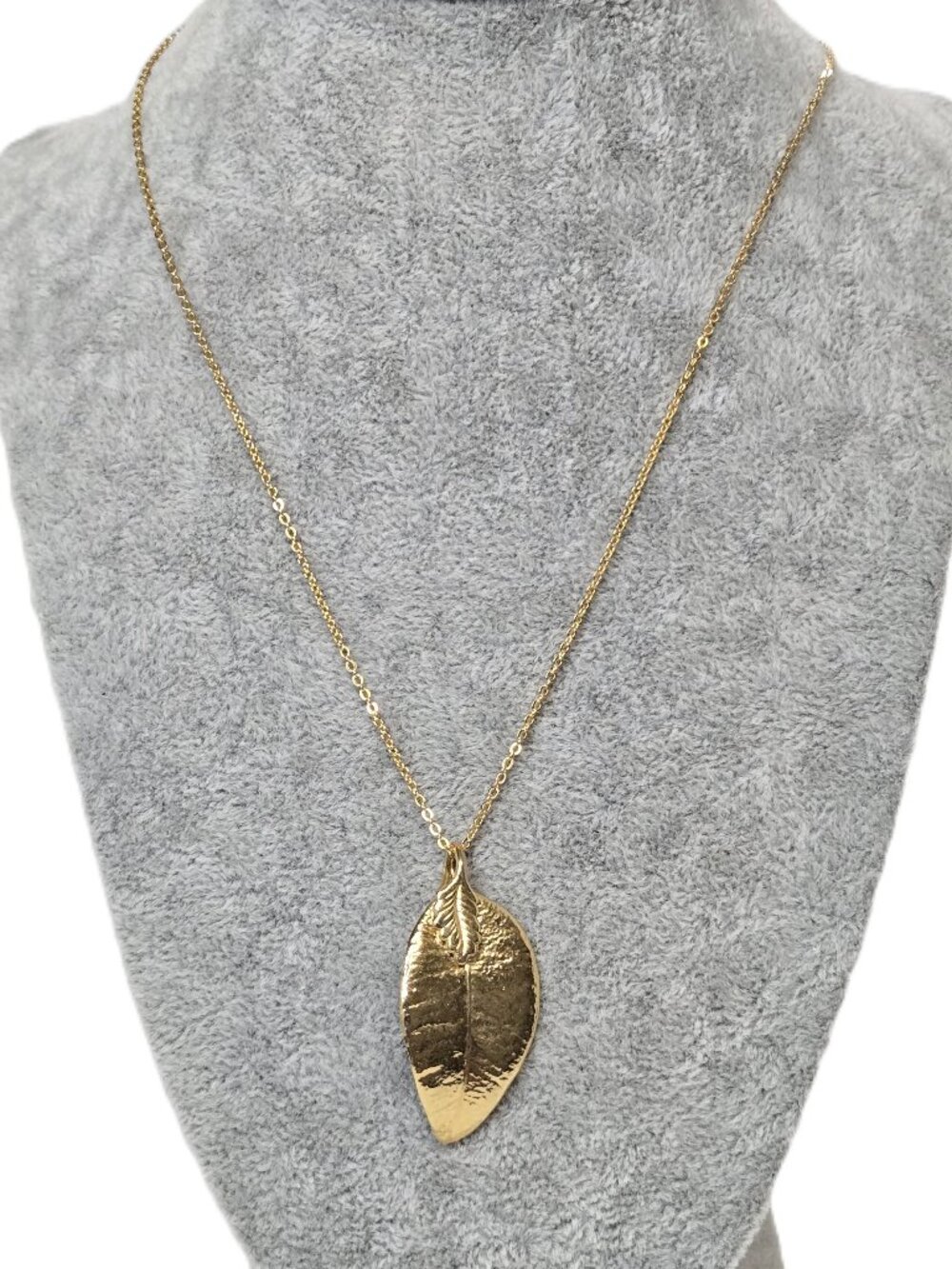 Vintage Gold Tone Dipped Leaf Pendant on 17" Chain.